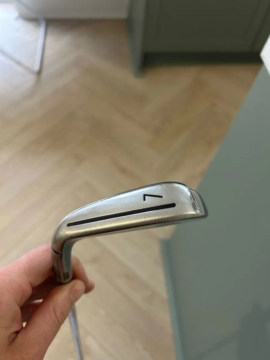 Taylormade SIM2 Max Irons 5-PW - KBS Max MT85 R flex shafts - Excellent Condition - Image 4