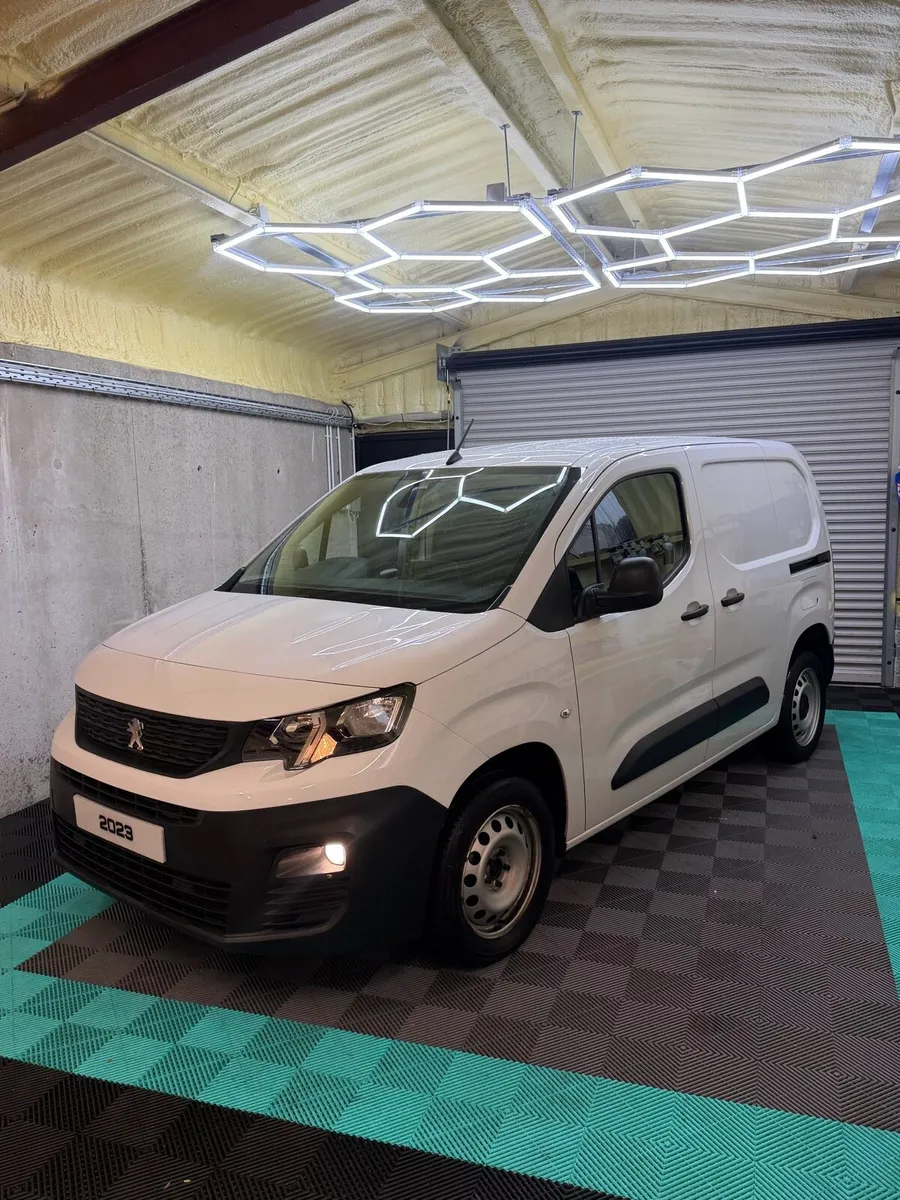 023 AUTOMATIC PEUGEOT PARTNER 38K MILES - Image 1