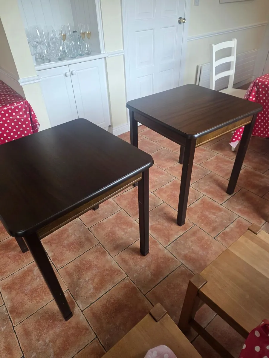 Table and Chairs - Image 3