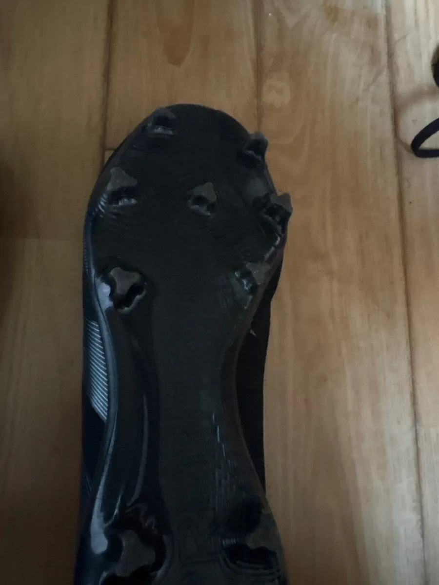 Adidas Predator Pros - Image 3