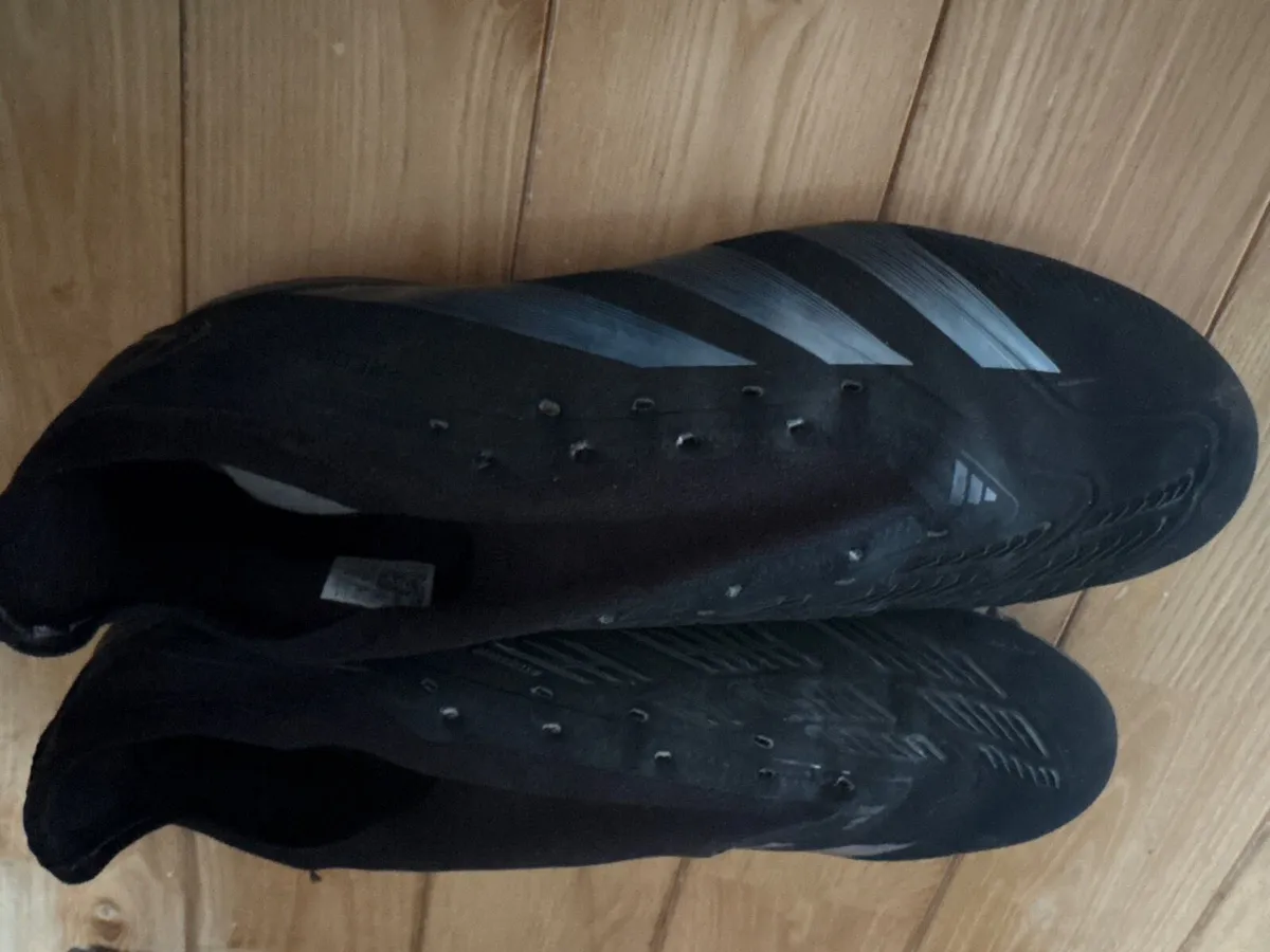 Adidas Predator Pros - Image 1