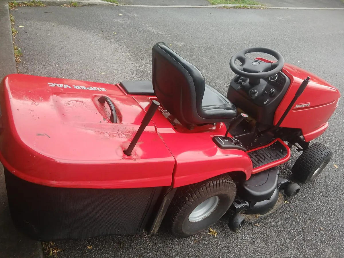 Ride on lawnmower - Image 3