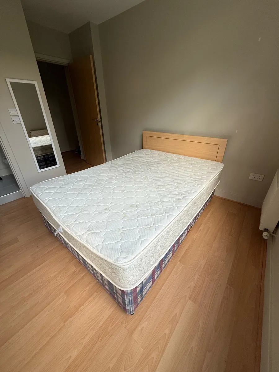 Double bed - Image 2