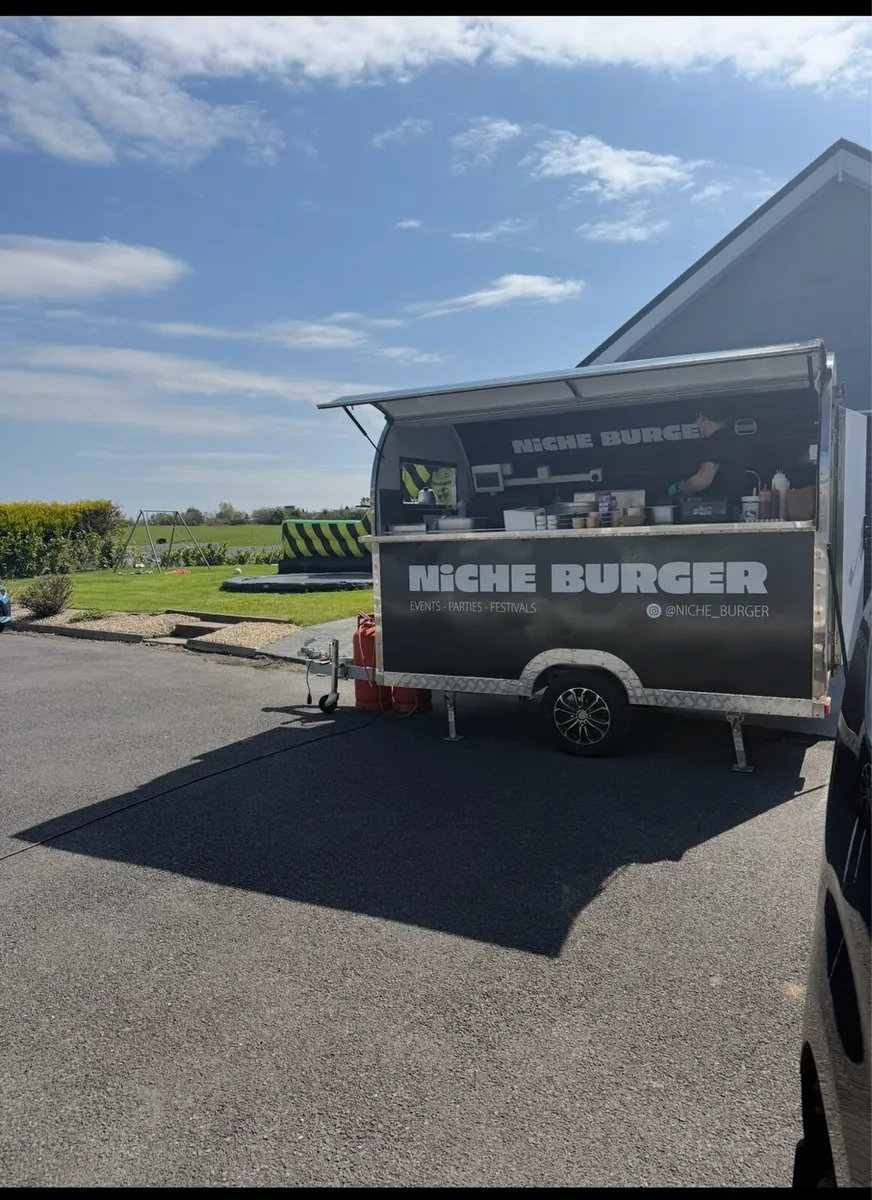 Catering trailer - Image 1