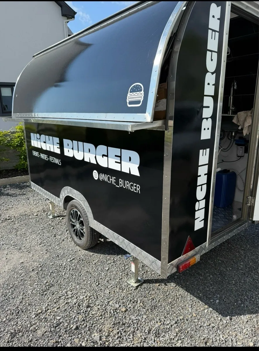 Catering trailer - Image 2