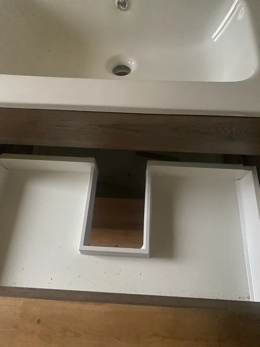 New bathroom unit & sink - Image 4
