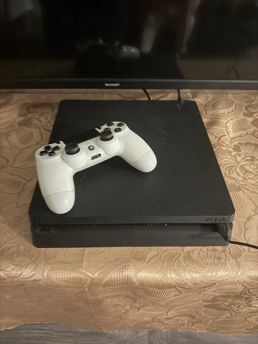 Ps4 slim - Image 1