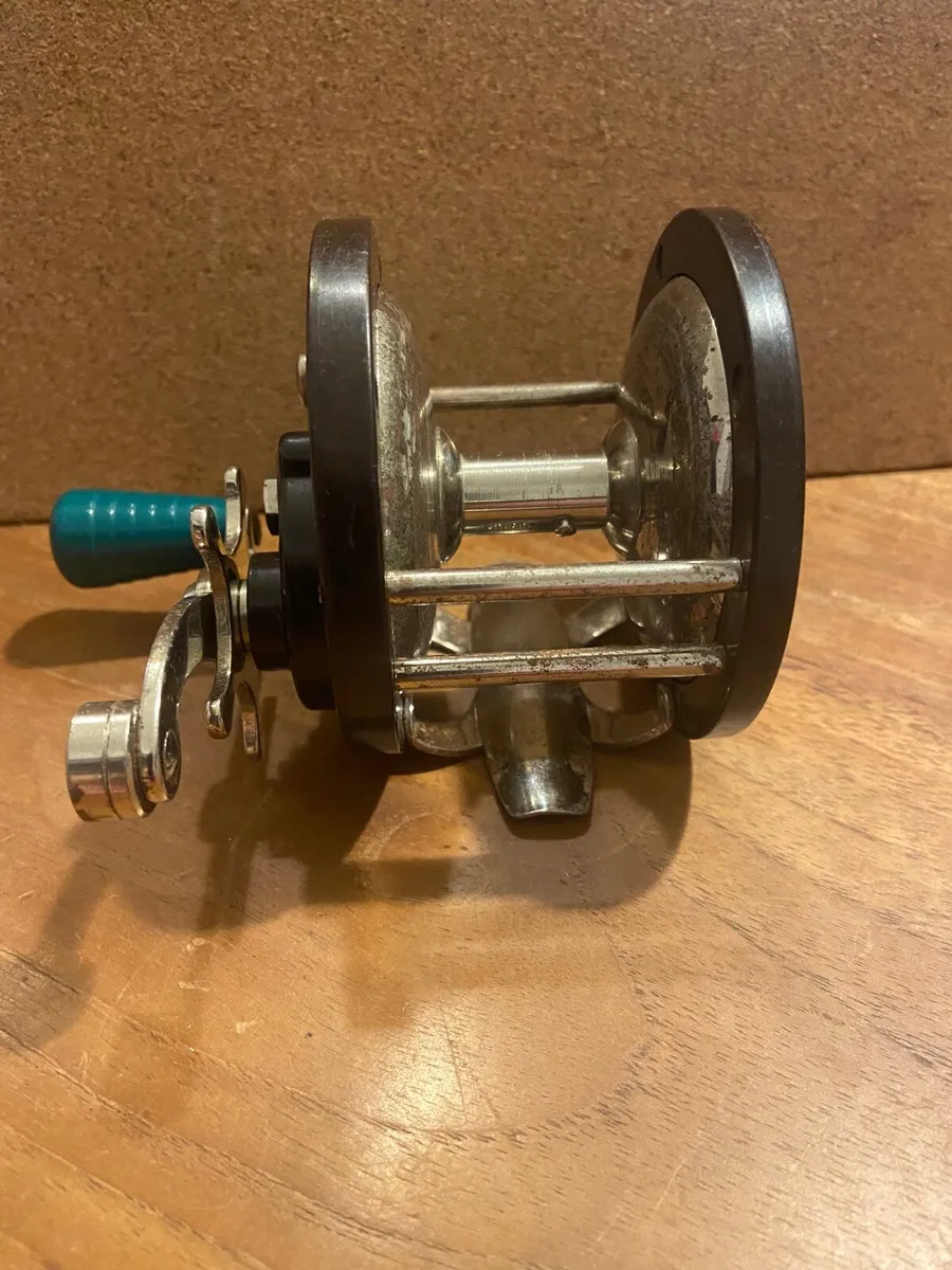 Vintage Fishing Reel - Image 3