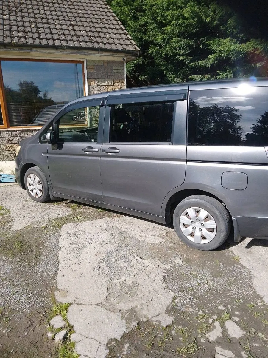 Honda stepwagon - Image 2