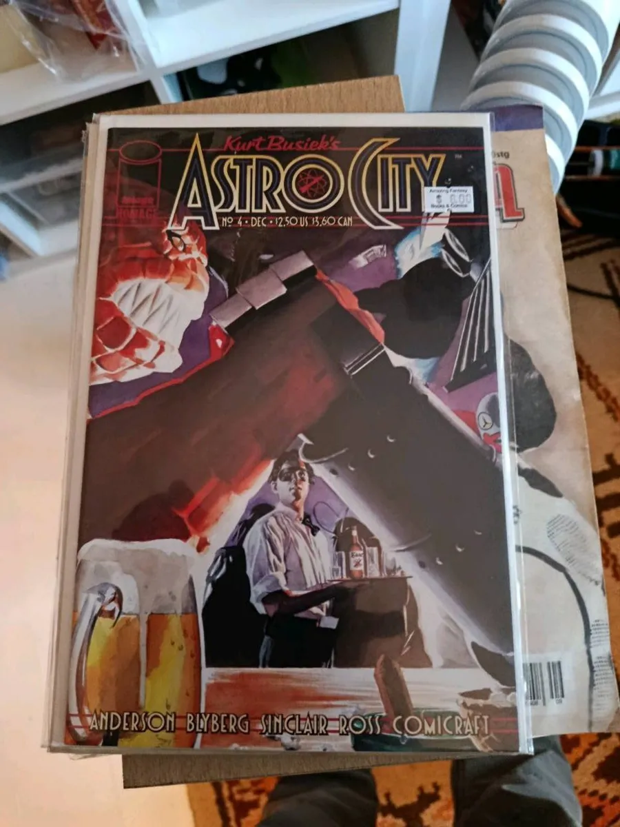 Astro city lot - Image 2