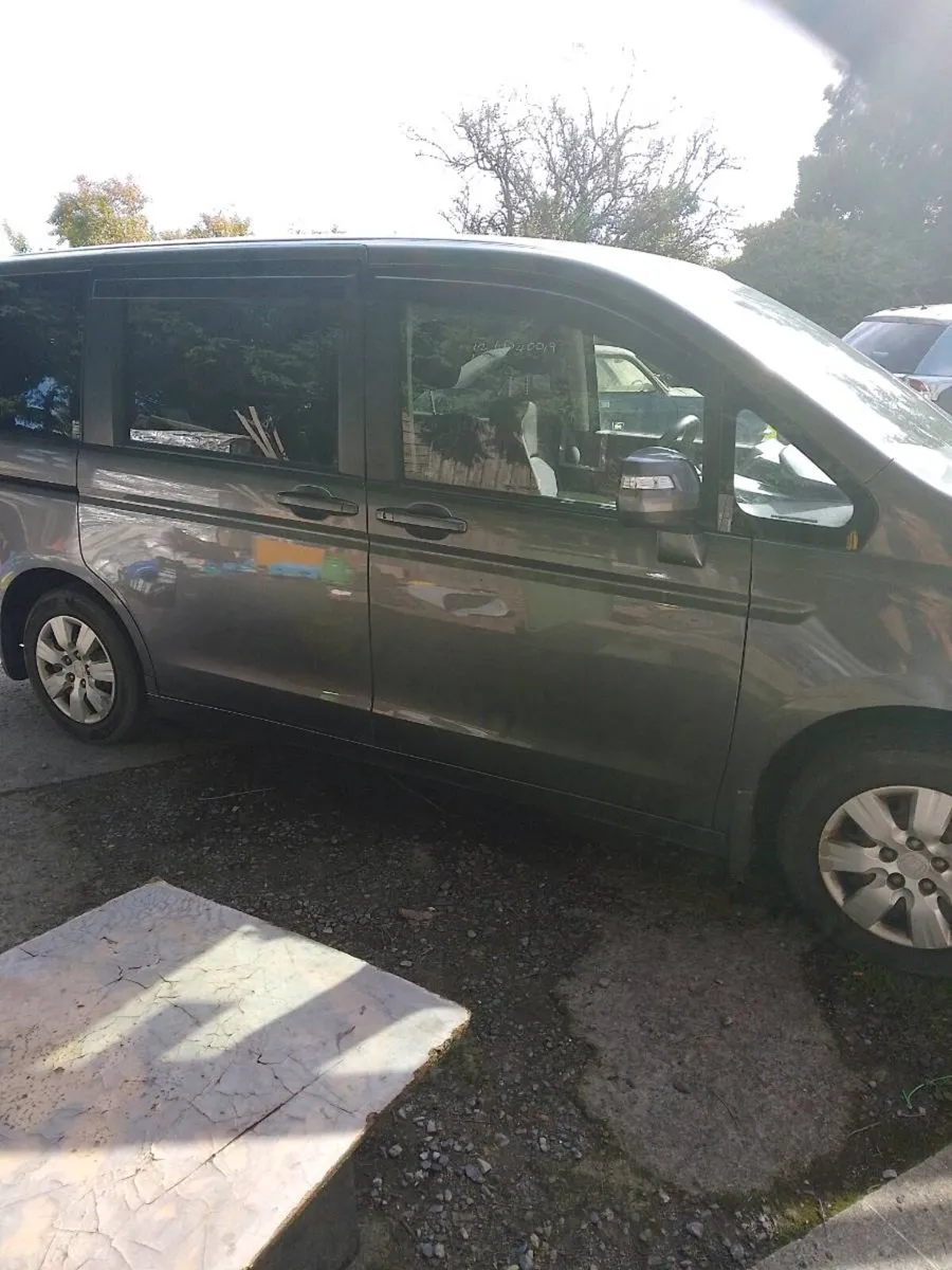Honda stepwagon - Image 3