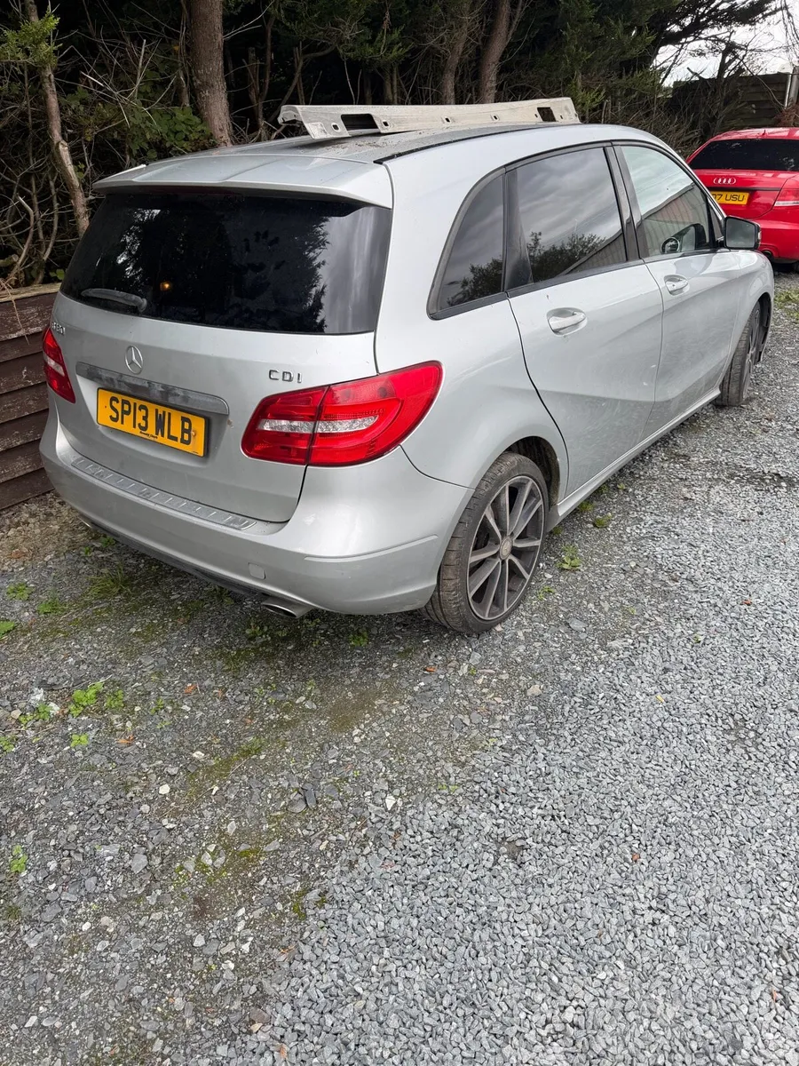 2013 Mercedes b180 for breaking only - Image 3