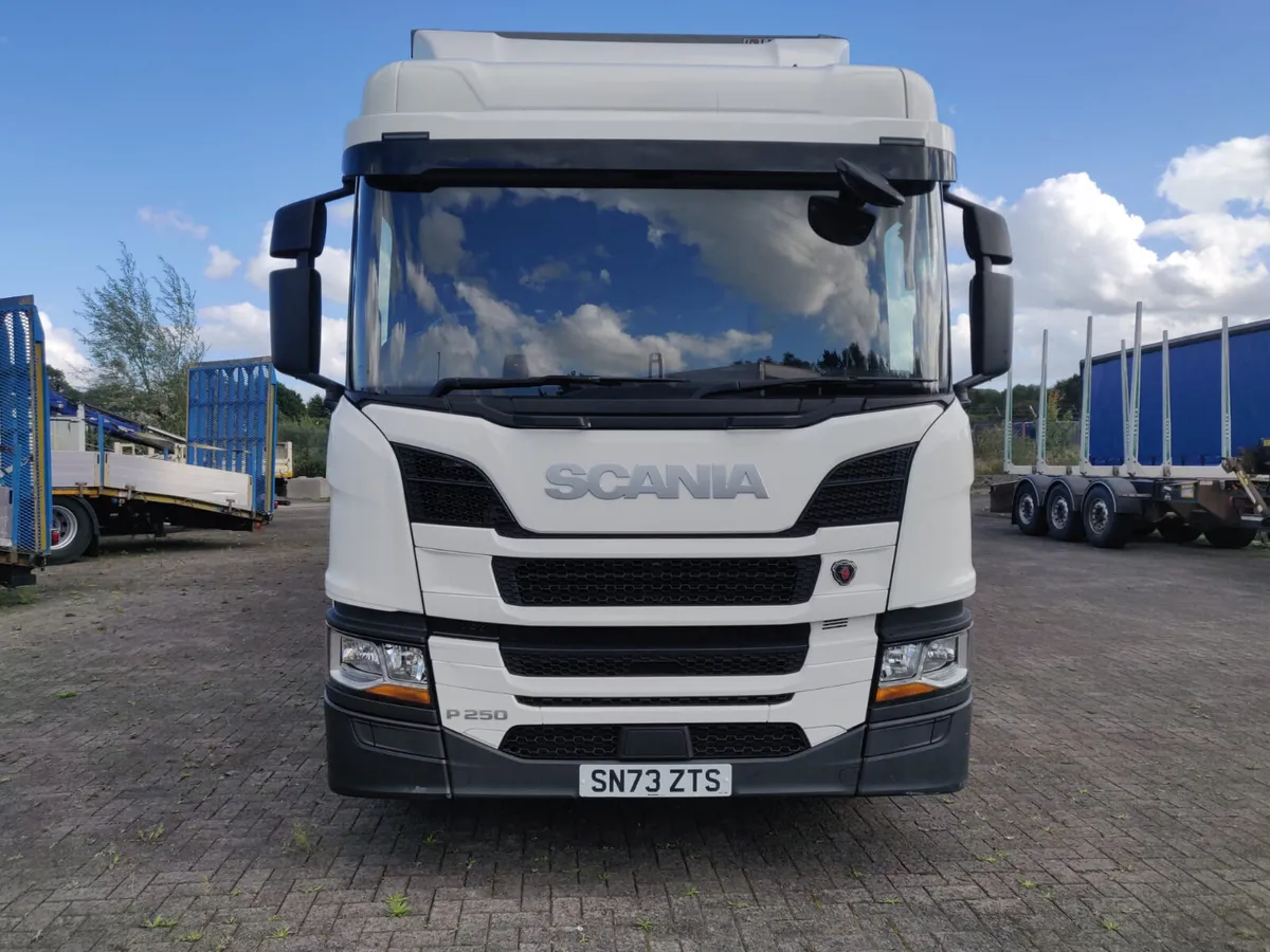 2023 (73) Scania P250sleeper cab 27ft curtainsider - Image 2