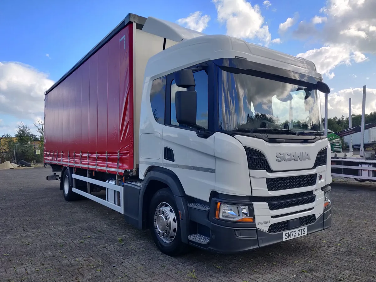 2023 (73) Scania P250sleeper cab 27ft curtainsider - Image 1