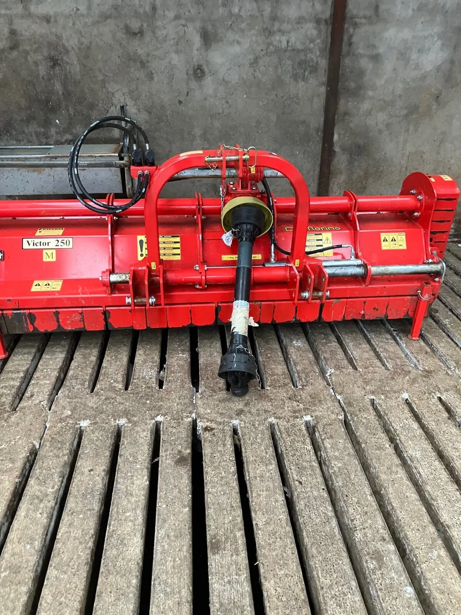 Farm machinery - Image 1
