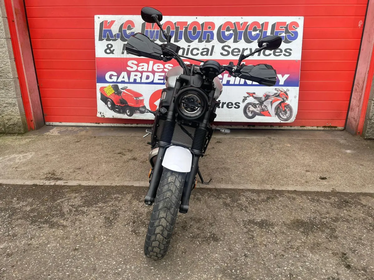 YAMAHA XSR 700 Legacy Model - Image 3