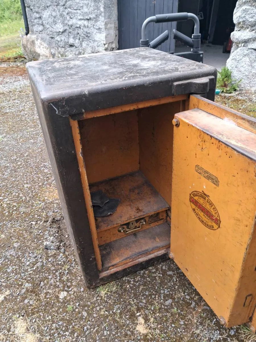 Steel Safe 1800s - Image 2