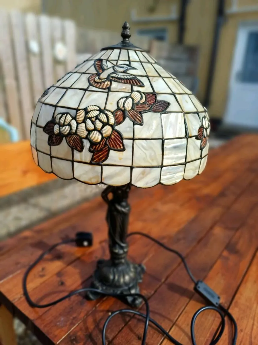 Vintage Tiffany Style Table Lamp - Image 1