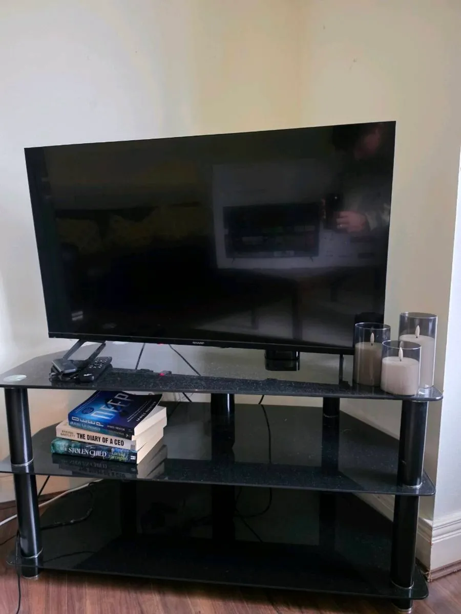 Sharp Smart 40" Tv - Image 3