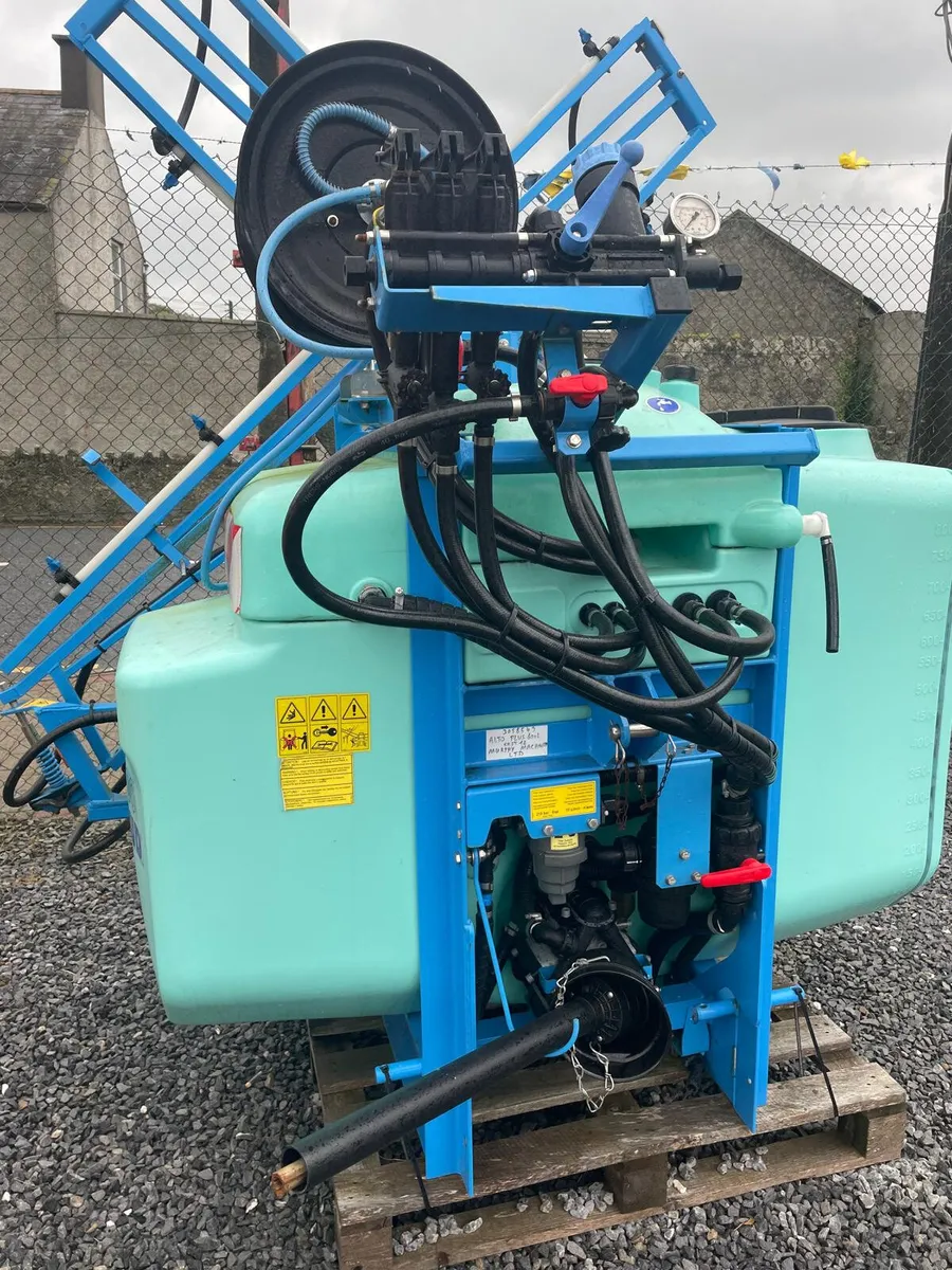 BERTHOUD SPRAYER 800 LITRE - Image 1