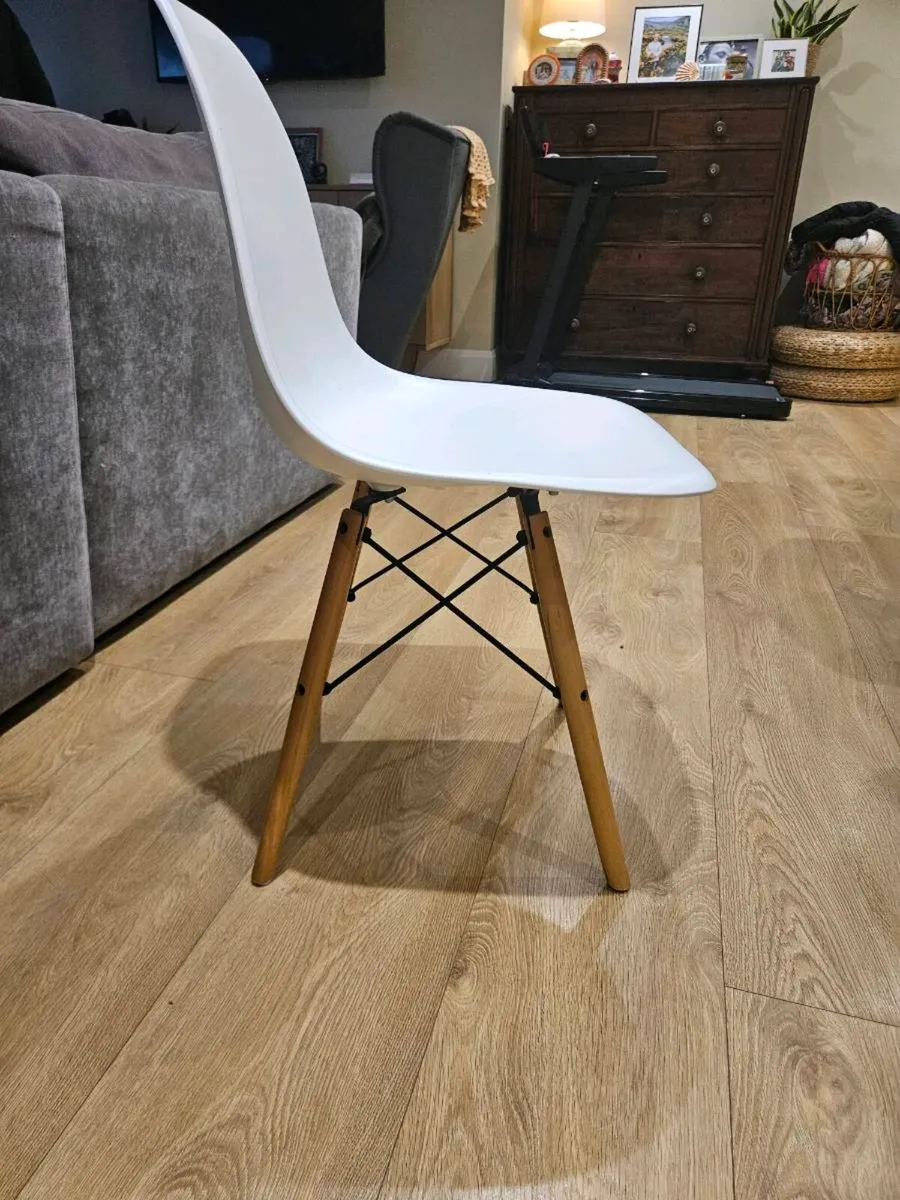 Chairs x 5 - Image 1