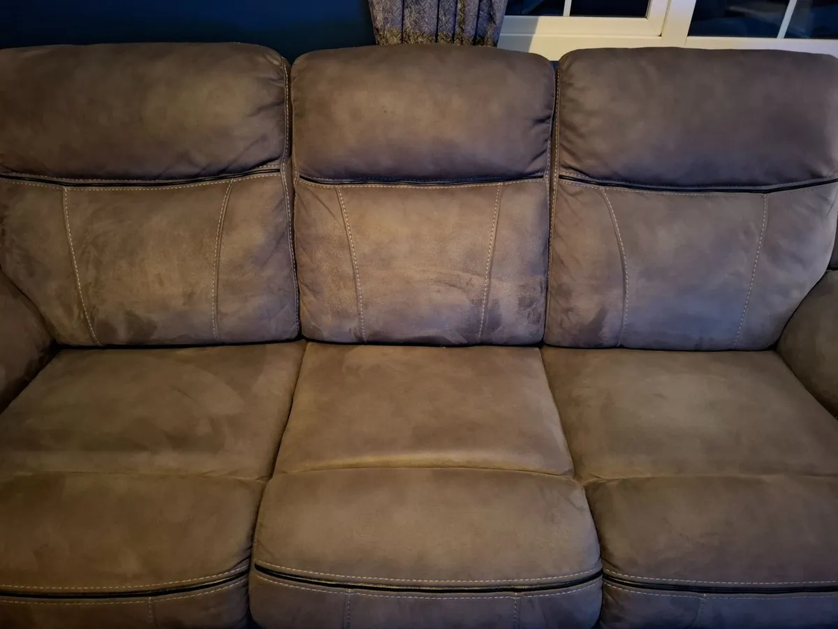 Electric recliner sofa - Image 1