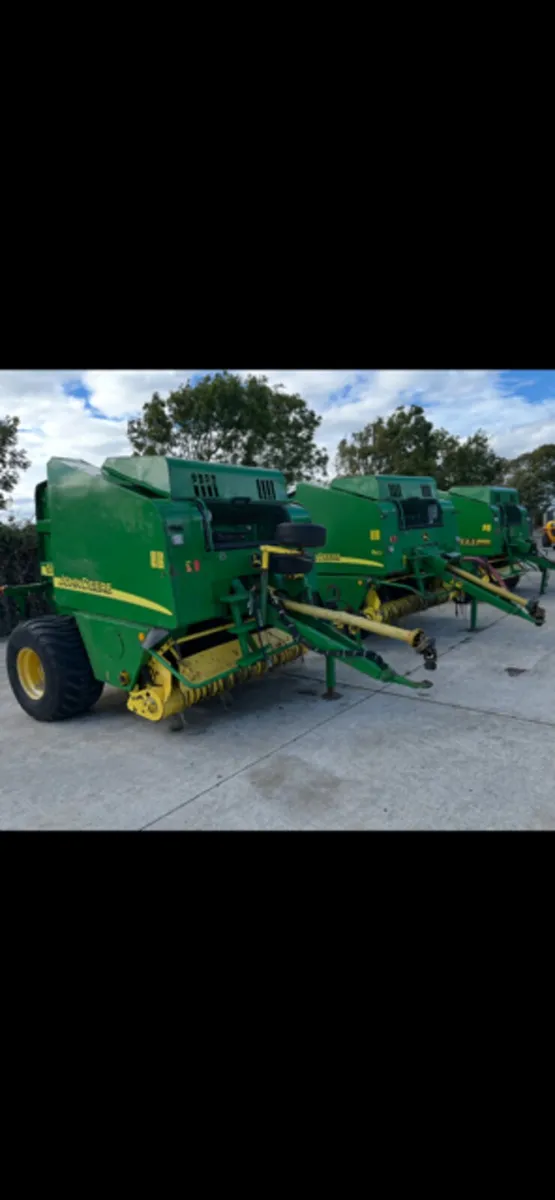 John Deere 578 and 575 Round Balers - Image 1