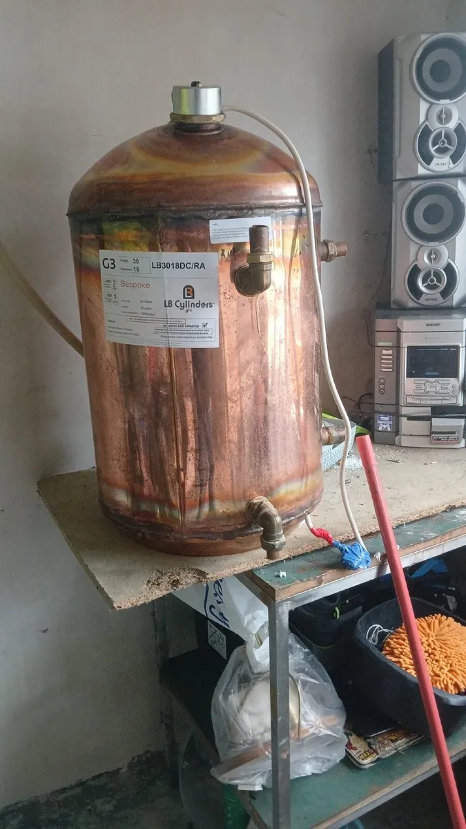 Copper tank - Image 1