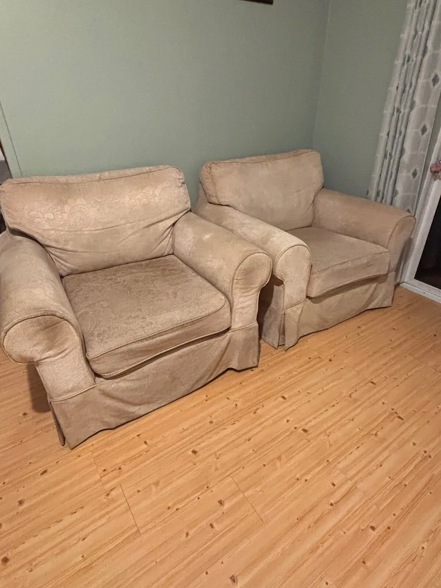 Cream three piece suite - Image 3
