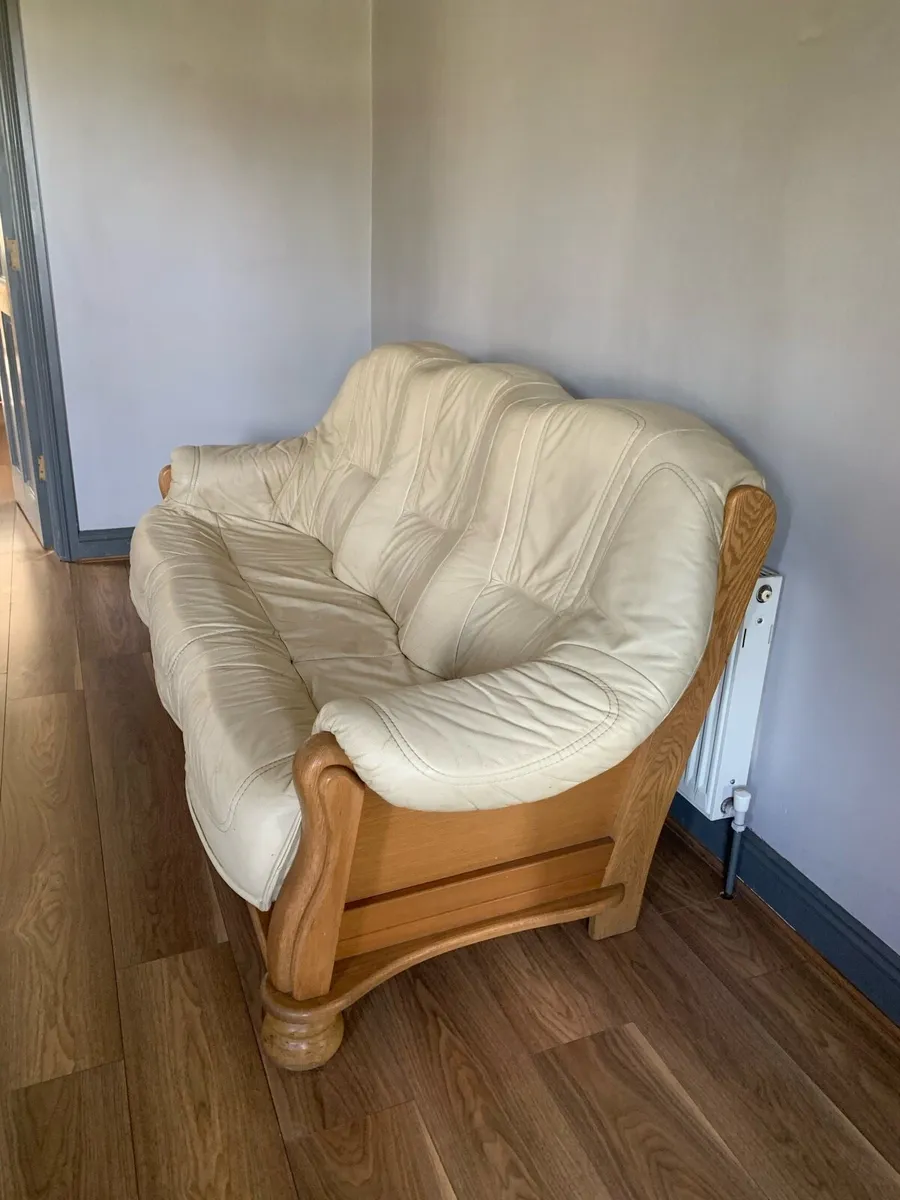 Couch - Image 4