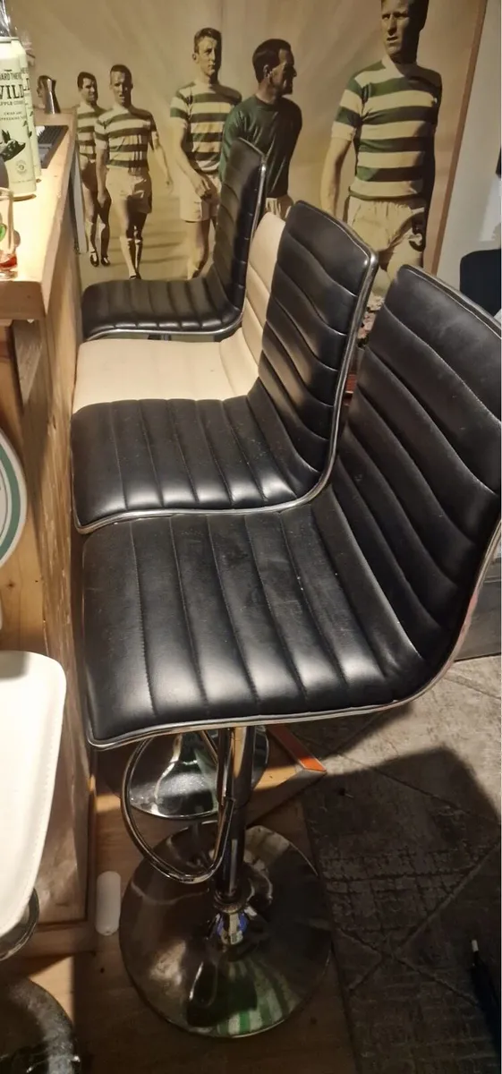 Free to go bar stools - Image 3