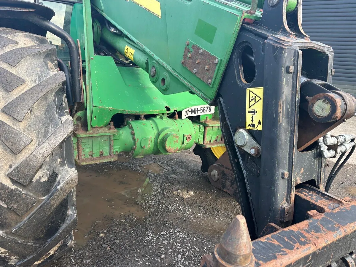 2002 John Deere 3800 - Image 4