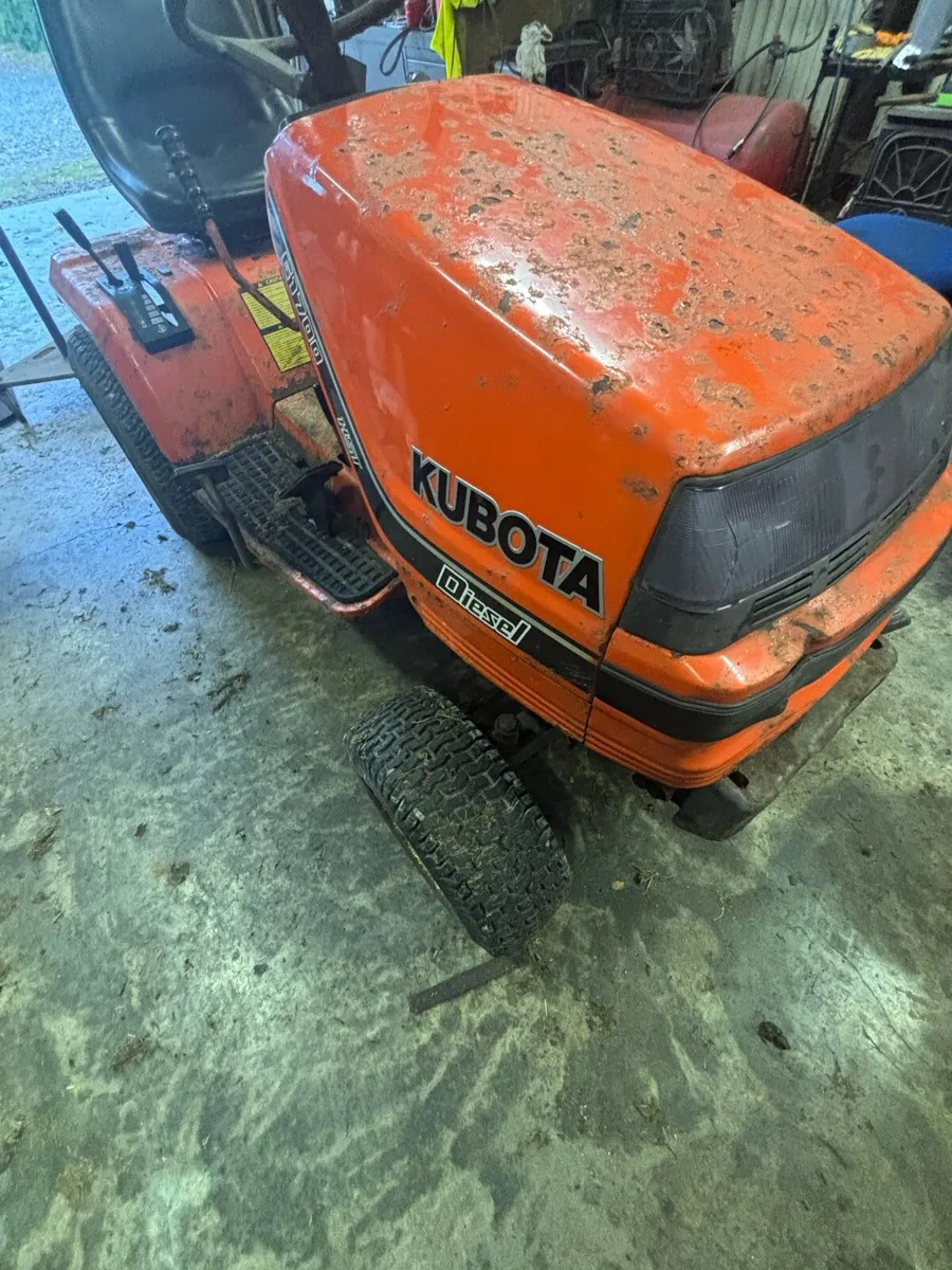 Kubota G1700 tractor only no deck - Image 3