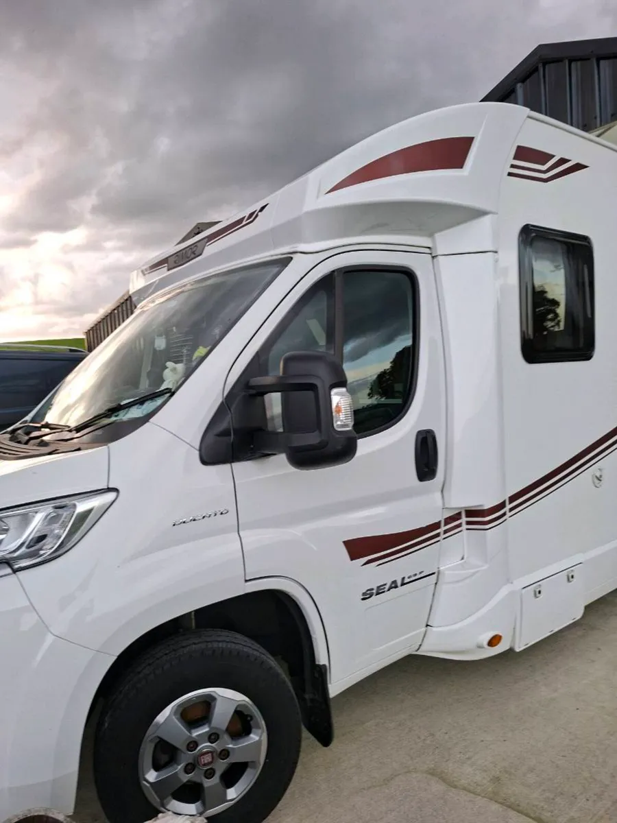 Camper van - Image 2