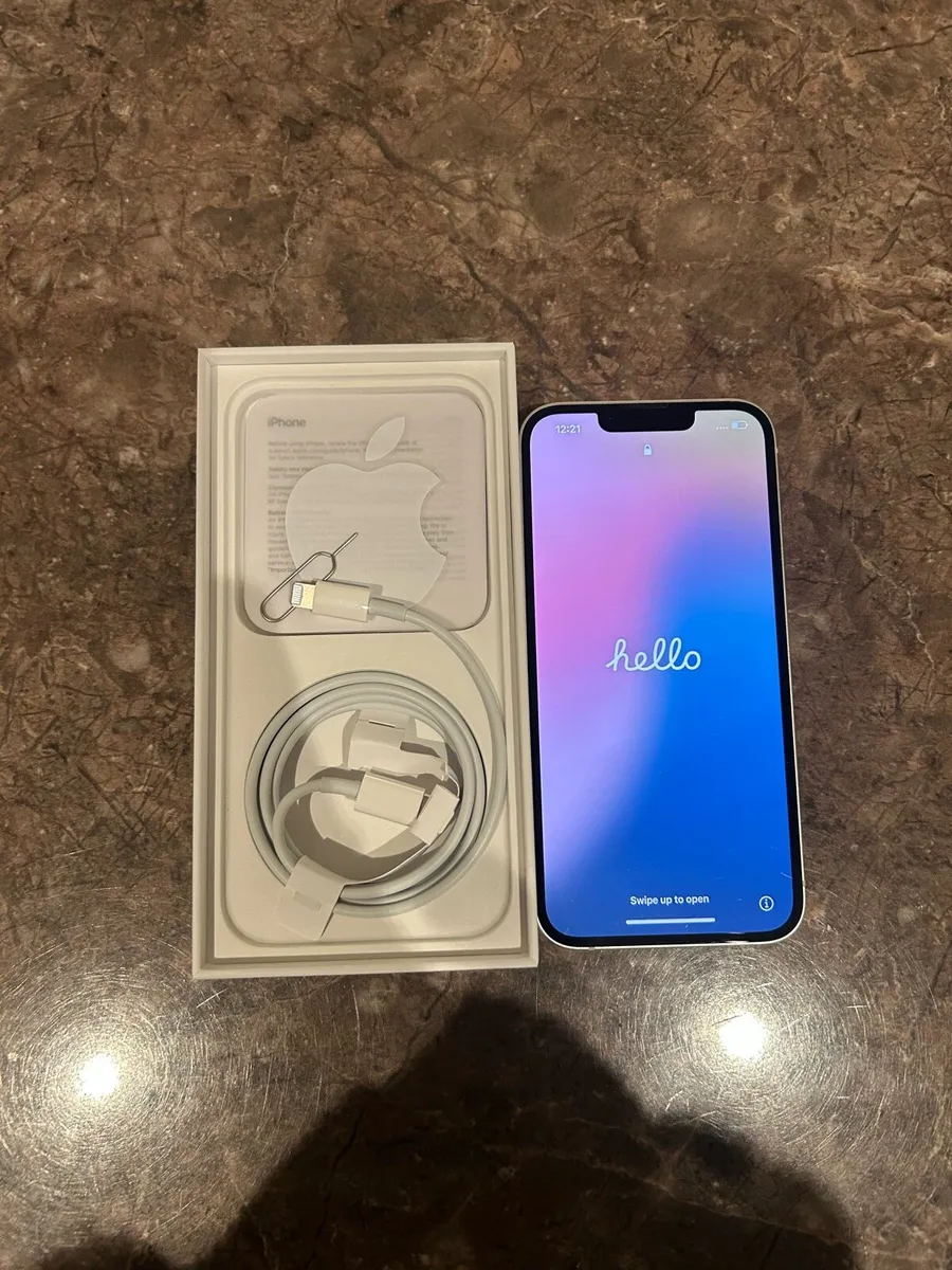 iPhone 13 - Image 1