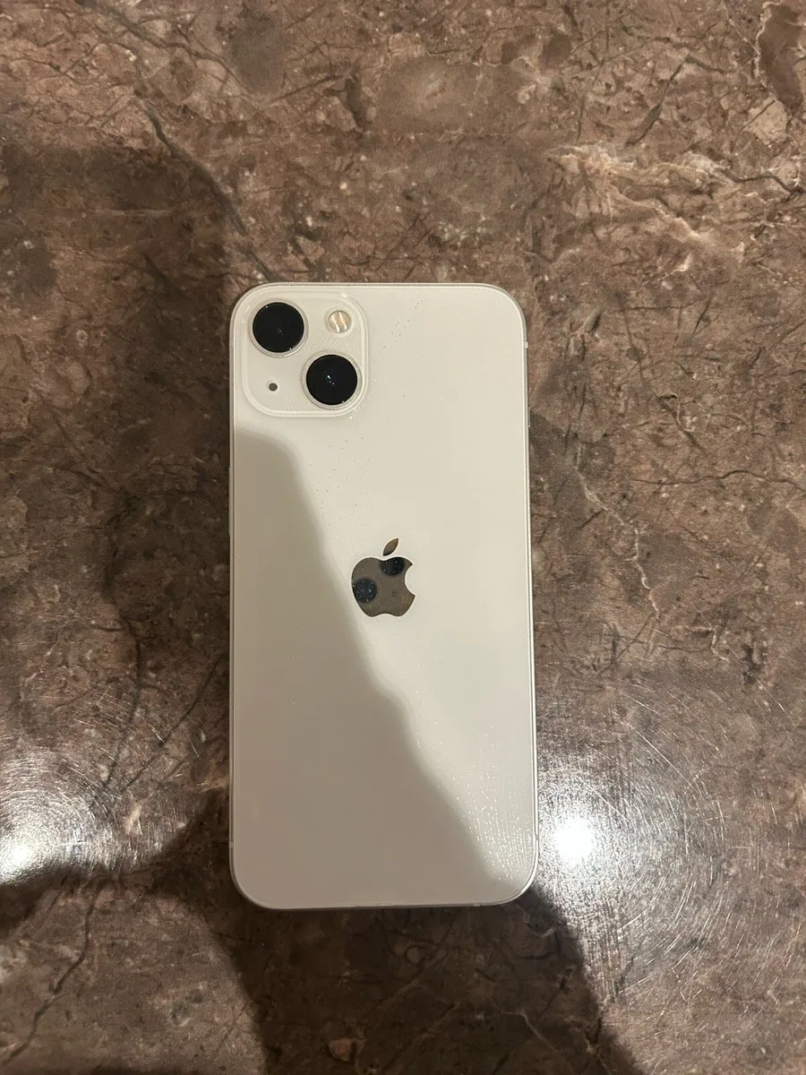 iPhone 13 - Image 4