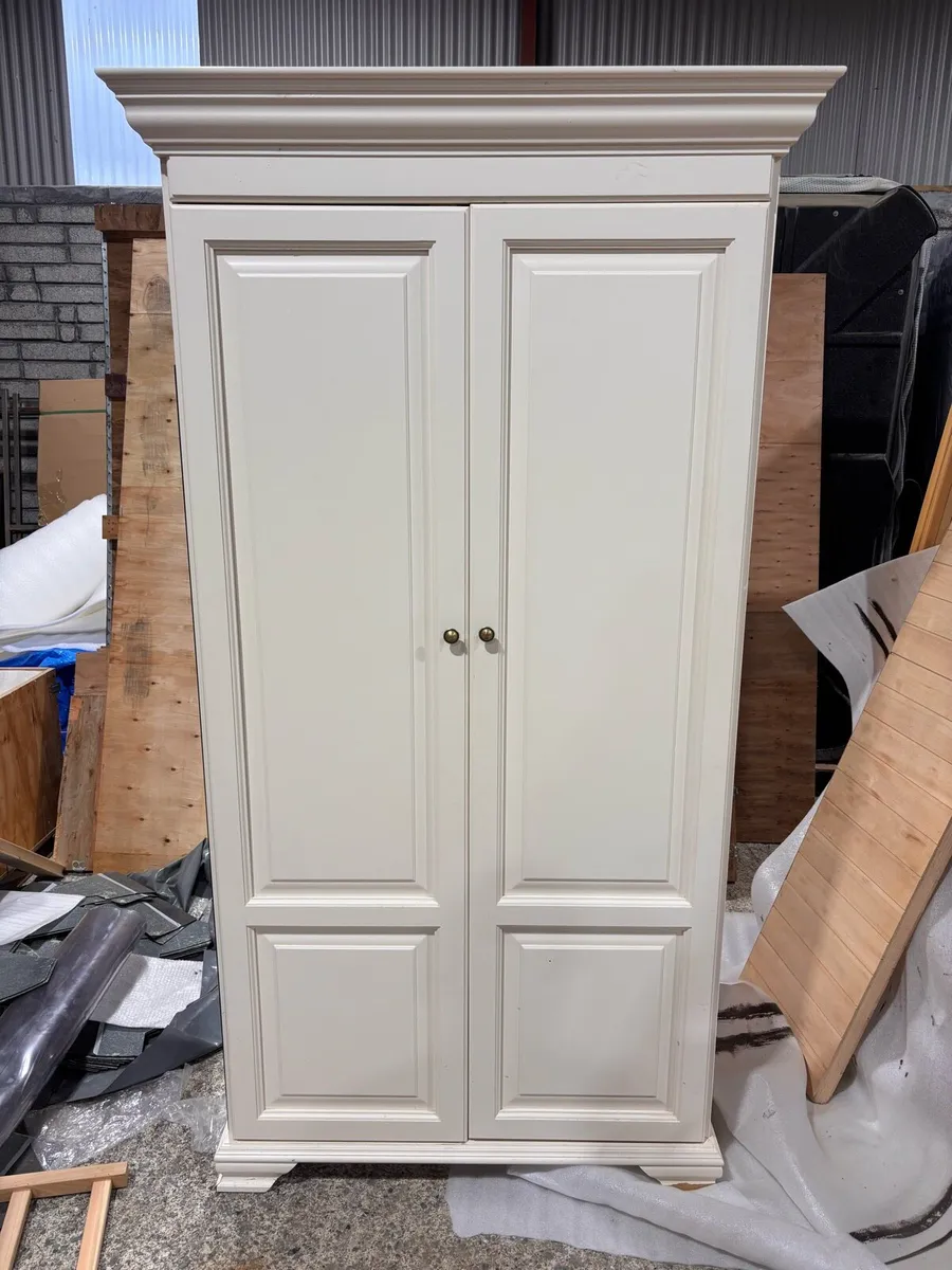 Wardrobe - Image 4