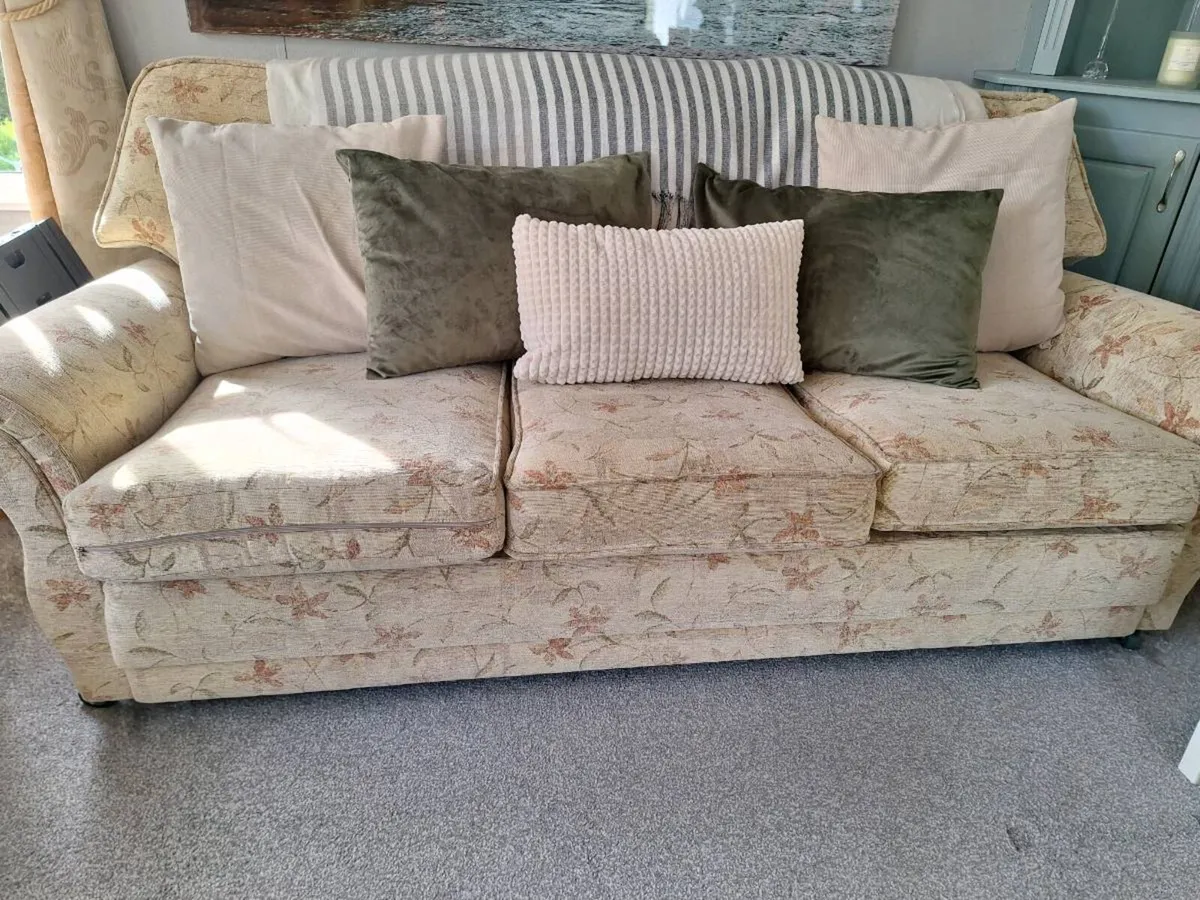 Couch and armchairs - Image 4