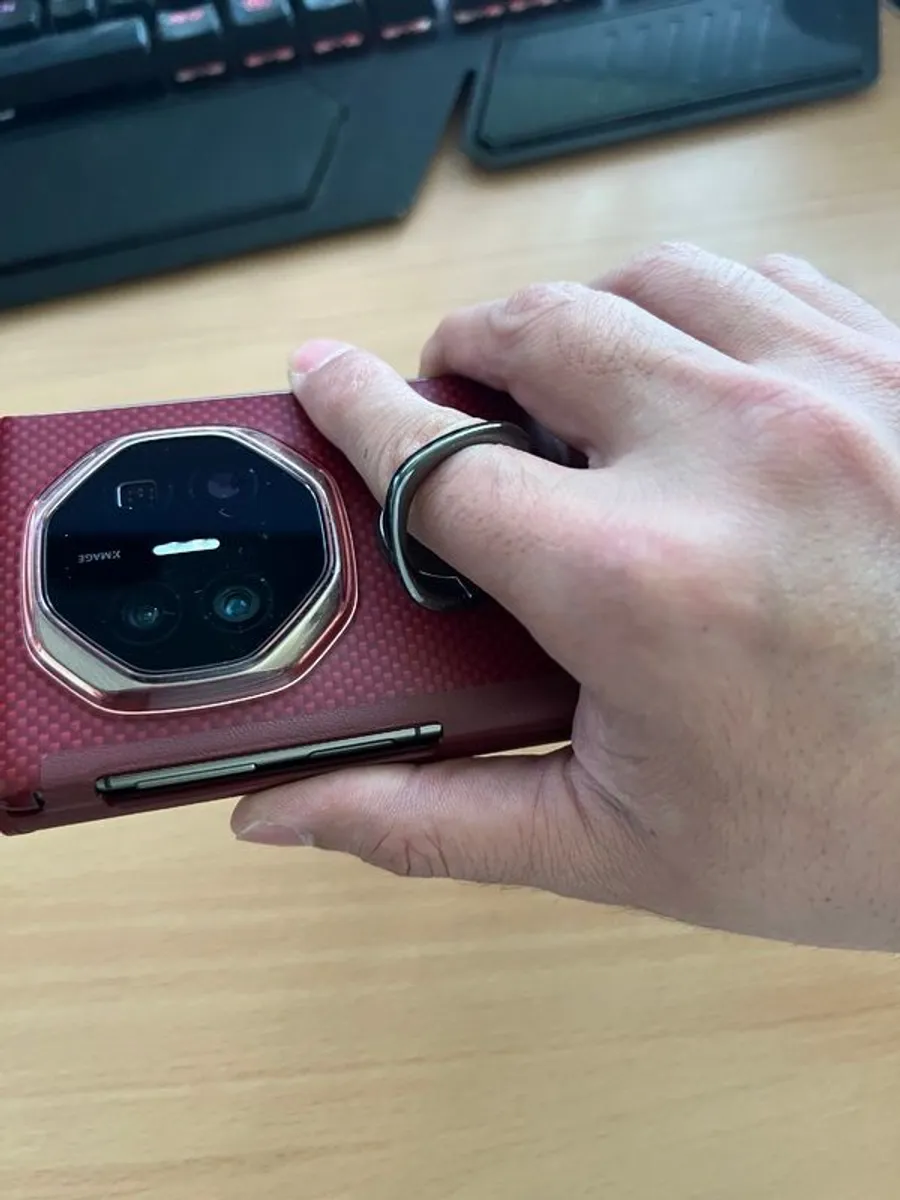 TRI-FOLD - Huawei Mate XT Ultimate Design - Image 4