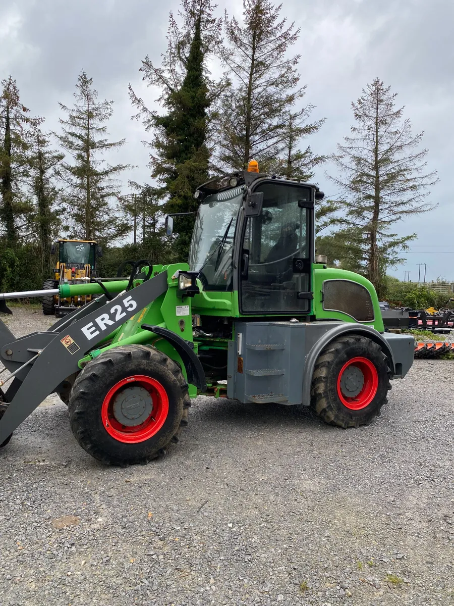 Everun ER 25 Farm Loader For Sale - Image 1