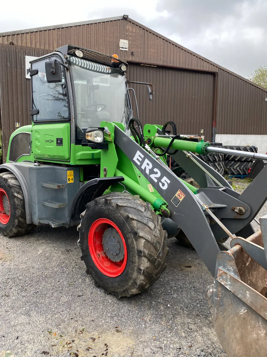 Everun ER 25 Farm Loader For Sale - Image 3