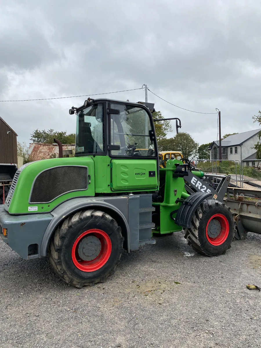Everun ER 25 Farm Loader For Sale - Image 4