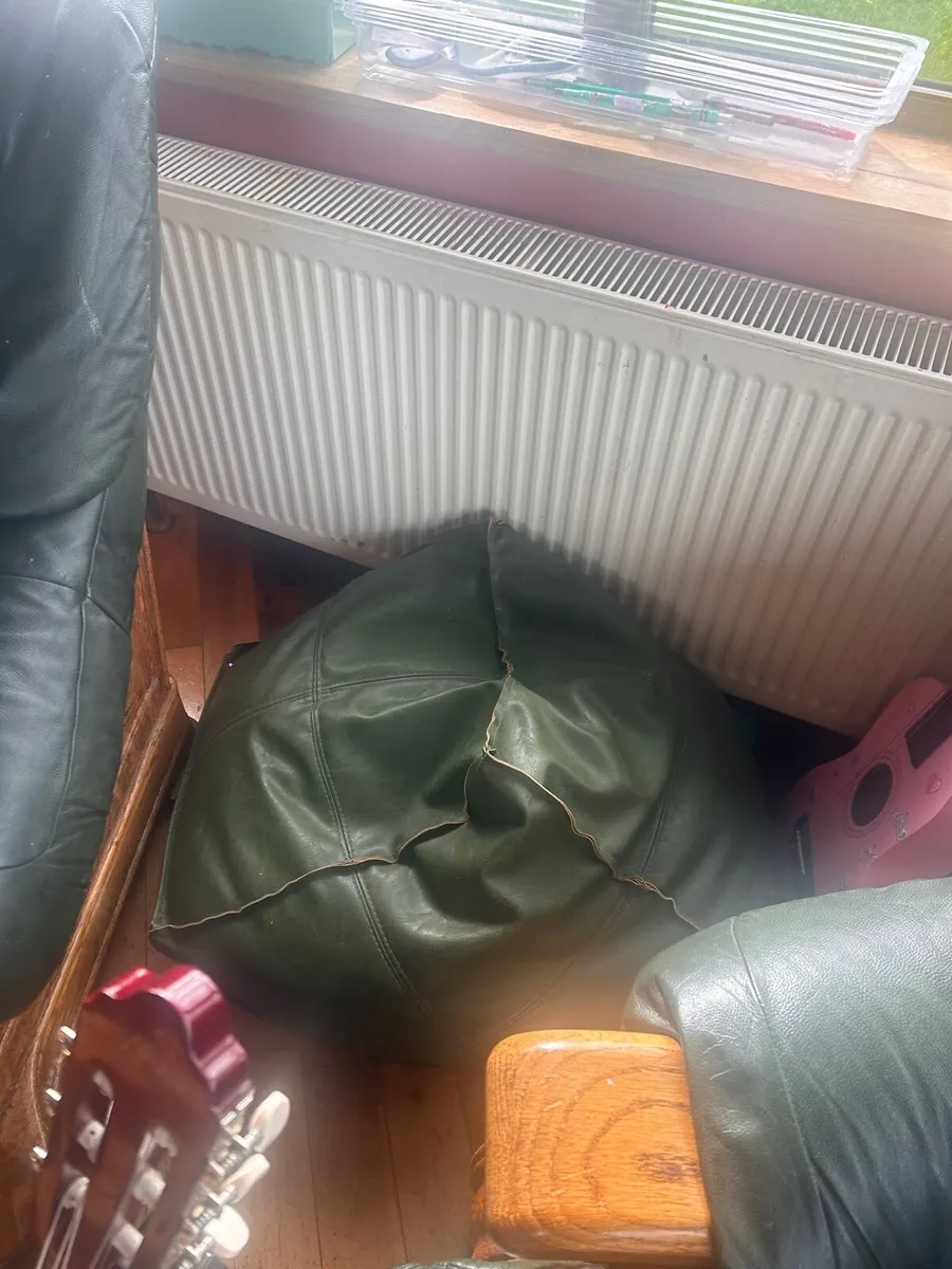3 seater sofa and 2 armchairs and bean bag - Image 4