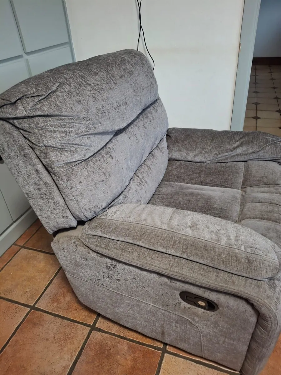 Recliner armchair - Image 1