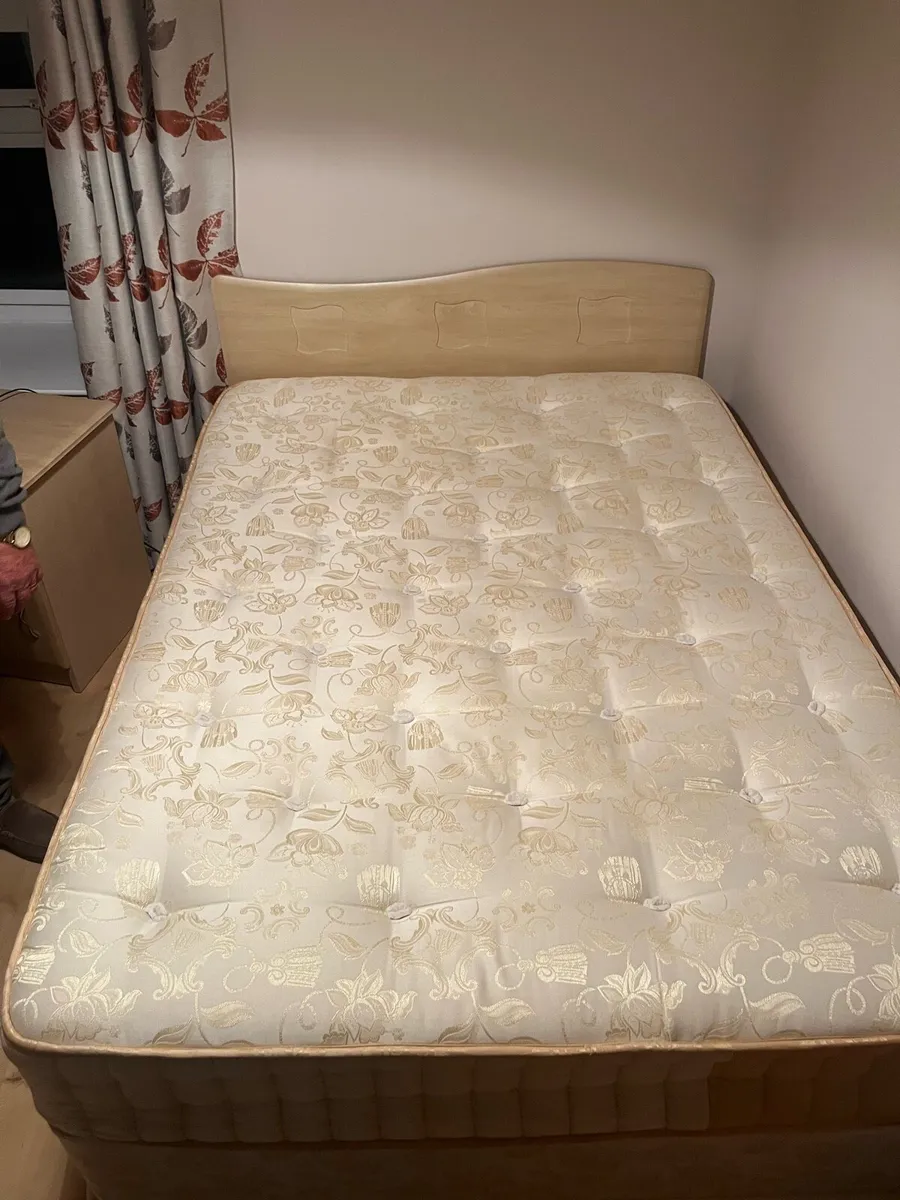 Double bed & Mattress included - Image 1
