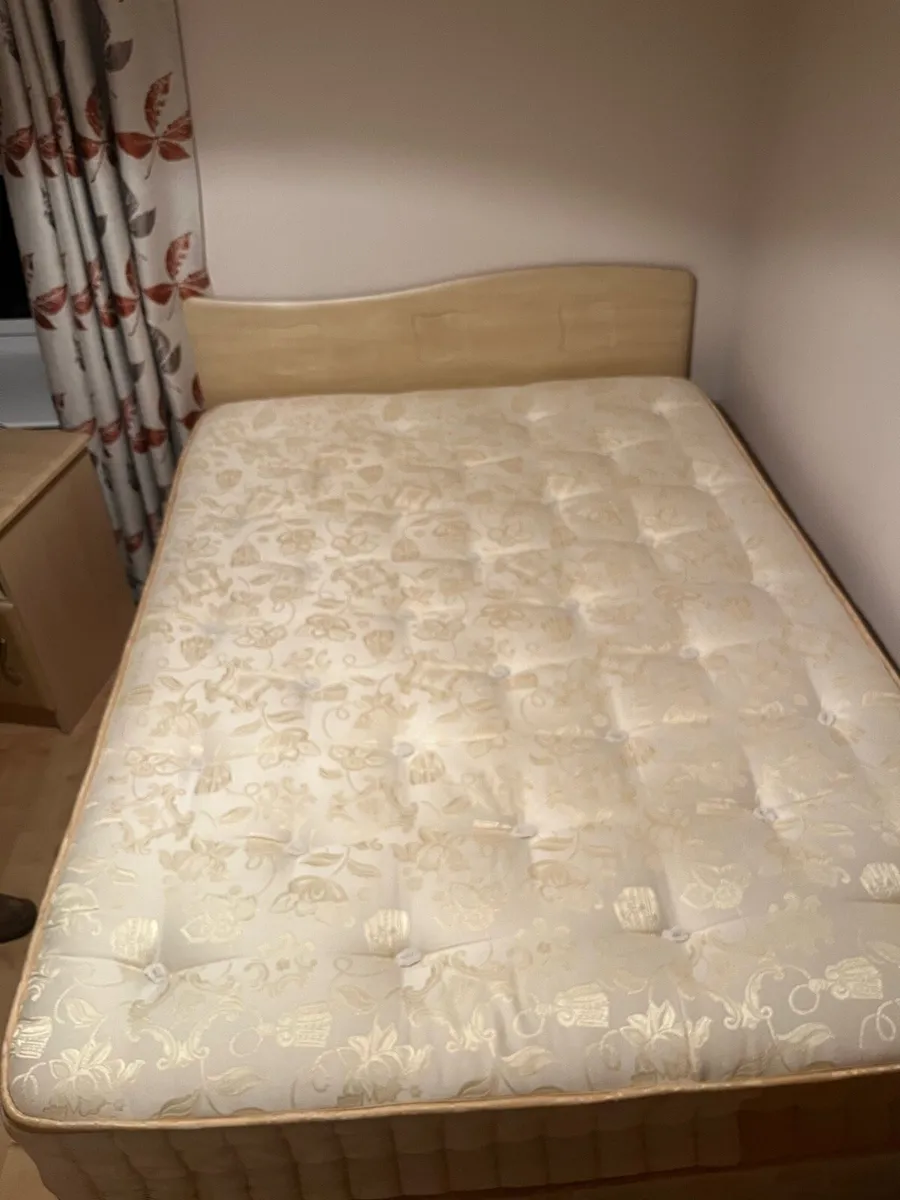 Double bed & Mattress included - Image 2