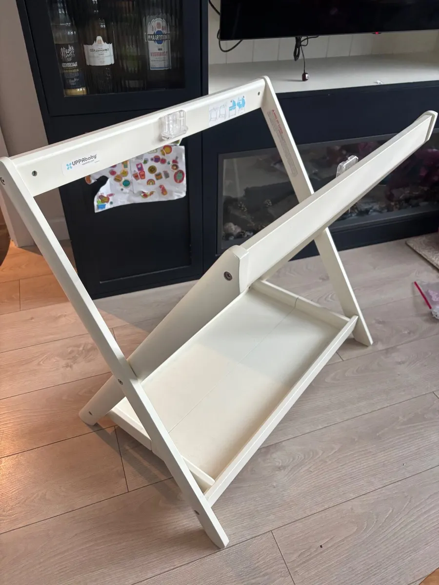 Uppababy bassinet stand