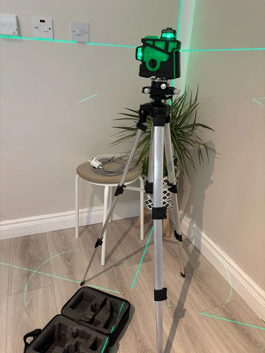New Laser Level 12 Lines 3D Level Self-Leveling - Image 1
