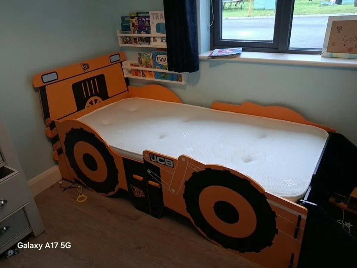 JCB kids bed - Image 1
