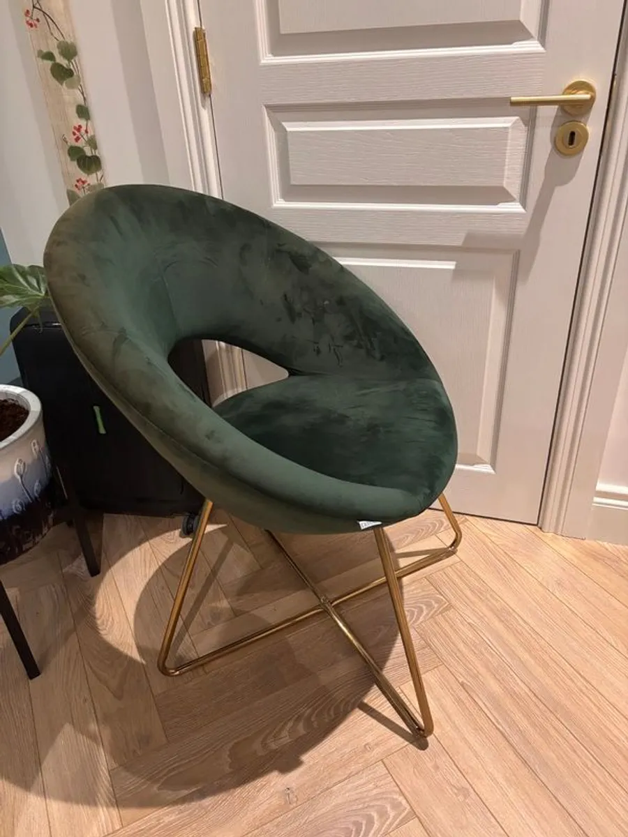 Dark green velvet moon chair with gold legs - Image 4